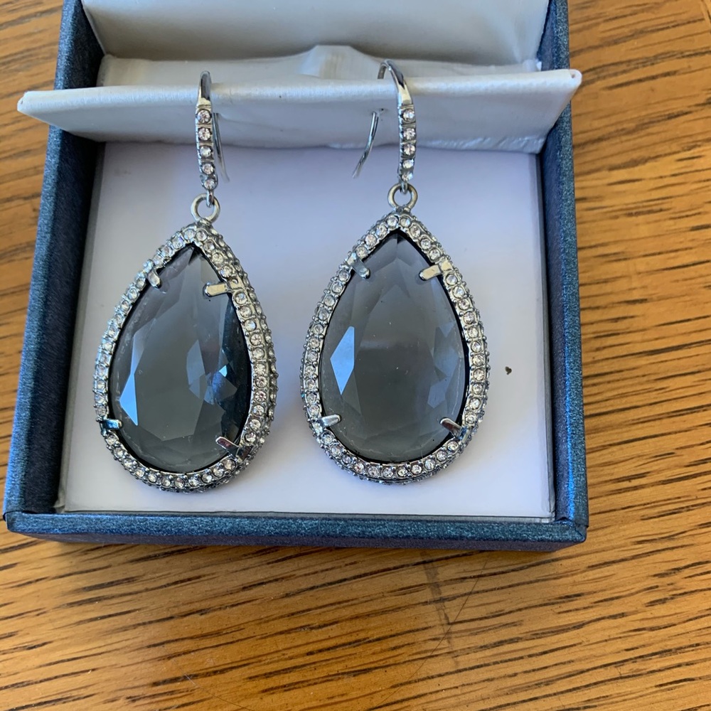 Earrings (FAST SHIPPING)